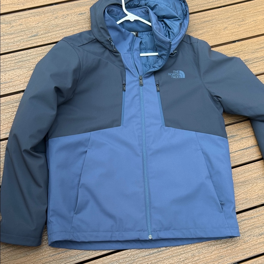 The North Face Navy Outerwear size L